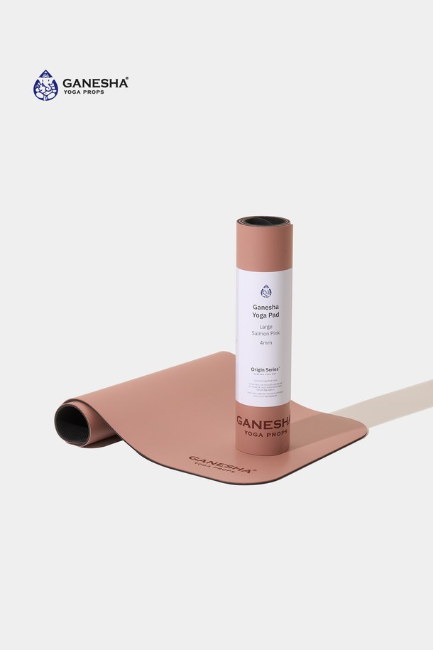 가네샤 요가 프랍스(Ganesha Yoga Props)의 가네샤 요가패드 4MM 라지 사이즈 요가매트입니다. 요가 및 피트니스 활동에 적합하며, 미끄럼 방지 기능을 갖춰 안전하게 운동할 수 있습니다. 4mm 두께로 제작되어 편안한 쿠션감을 제공하며, 라지 사이즈로 넉넉한 공간을 확보했습니다. 휴대성이 용이하여 언제 어디서든 요가를 즐길 수 있습니다. 남녀 구분 없이 모든 사용자가 사용할 수 있는 공용 제품입니다.
