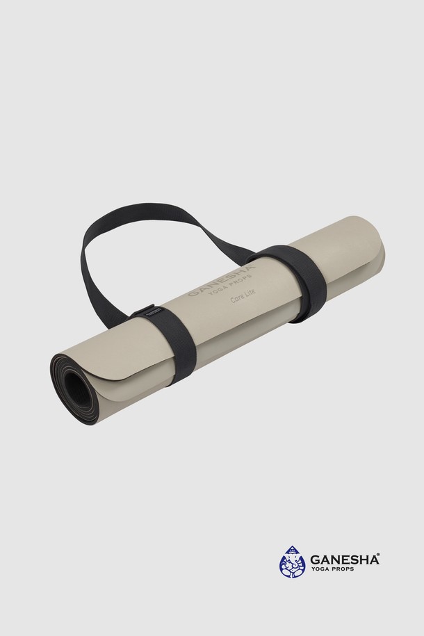 가네샤 요가프랍스 케어라이트 5MM 요가매트는 요가 및 필라테스 수련에 적합한 제품입니다. 5MM 두께로 제작되어 안정적인 쿠션감을 제공하며, 케어라이트 소재로 제작되어 편안한 사용감을 선사합니다. 민트, 베이지, 핑크 3가지 컬러로 제공되어 취향에 맞게 선택할 수 있습니다. 무지 디자인으로 어떤 스타일의 요가복과도 잘 어울립니다. 요가와 필라테스 동작을 더욱 효과적으로 수행할 수 있도록 도와줍니다.
