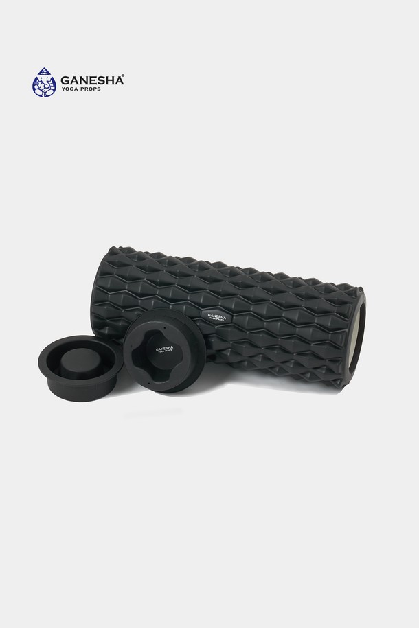 가네샤 요가 프랍스(Ganesha Yoga Props)의 폼롤러 콤팩트 + 리드 33CM입니다. 요가 및 피트니스 운동 시 근육 이완과 마사지를 돕는 제품입니다. 콤팩트한 사이즈로 휴대 및 보관이 용이하며, 그레이와 핑크 두 가지 색상으로 제공됩니다. 폴리우레탄 소재로 제작되어 내구성이 뛰어나며, 리드가 포함되어 있어 다양한 부위의 마사지에 활용할 수 있습니다. 33CM 길이로 제작되어 콤팩트한 사이즈를 선호하는 분들께 적합합니다.
