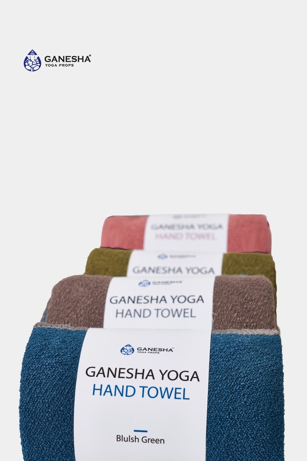 가네샤 요가 프랍스(Ganesha Yoga Props)의 더 가네샤 요가 핸드타월 더블팩입니다. 면 소재로 제작되어 땀 흡수력이 뛰어나 요가 및 피트니스 활동 시 쾌적함을 유지해줍니다. 무지 디자인으로 깔끔하며, 다양한 색상(레드, 그레이, 그린, 네이비, 브라운, 카키, 핑크) 중 선택할 수 있습니다. 요가 수련 시 손에서 미끄러짐을 방지하여 안전성을 높여줍니다. 더블팩 구성으로 실용성을 더했습니다.
