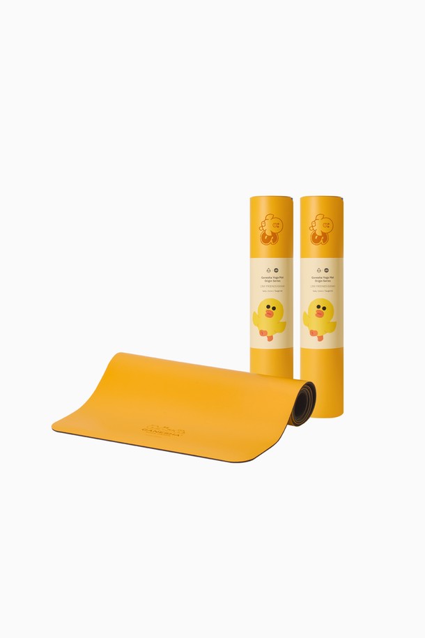 가네샤요가프랍스(Ganesha Yoga Props)의 라인프렌즈 샐리 6mm 요가매트입니다. 옐로우 컬러에 귀여운 라인프렌즈 샐리 캐릭터 디자인이 특징입니다. 요가 수련 시 미끄럼 방지 기능을 제공하여 안전하게 운동할 수 있도록 돕습니다. 6mm 두께의 PVC 소재로 제작되어 편안한 쿠션감을 선사하며, 요가 전용으로 제작되었습니다. 가네샤요가프랍스와 라인프렌즈의 콜라보레이션으로 탄생한 매력적인 요가 매트입니다.

