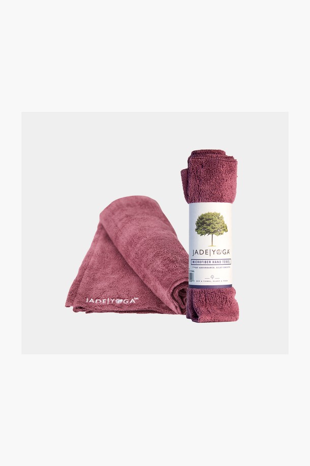 [제이드요가] 제이드 요가핸드타월은 요가 및 피트니스 활동에 적합한 극세사 소재의 요가 타월입니다. 부드러운 촉감과 얇은 두께로 제작되어 휴대성이 뛰어나며, 흡습 및 속건 기능으로 쾌적한 사용감을 제공합니다. 퍼플, 블루, 네이비, 와인 등 다양한 색상으로 제공되어 취향에 맞게 선택할 수 있습니다. 무지 디자인으로 어떤 요가복과도 잘 어울립니다. 요가 수련 시 땀 흡수를 돕고 미끄럼 방지 효과를 더하여 안전하고 편안한 운동을 지원합니다.
