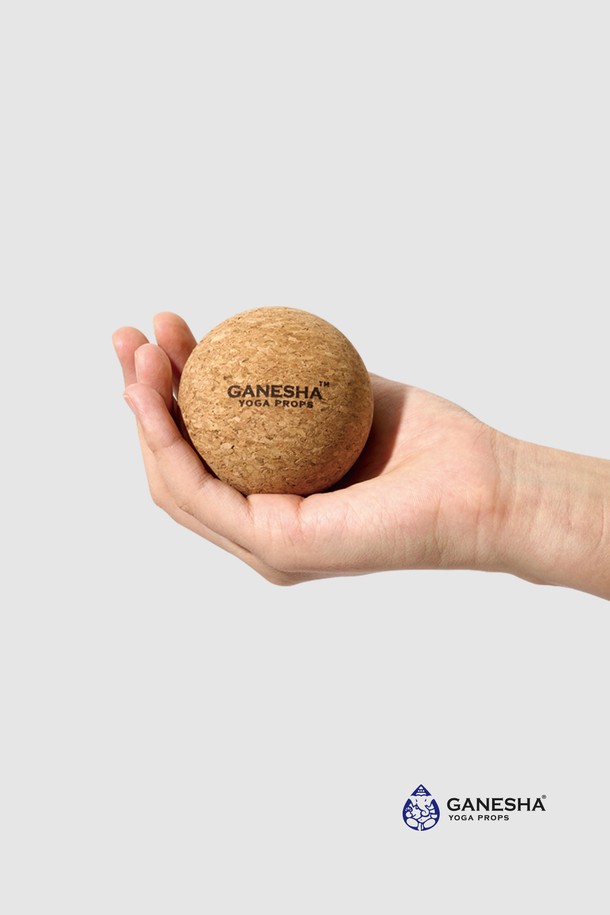 가네샤 코르크 마사지볼 싱글 라지 입니다. 요가 및 마사지 용도로 사용 가능한, 친환경 코르크 소재의 싱글형 마사지볼입니다. 브라운 컬러의 라지 사이즈로, 신체 부위의 시원한 마사지를 돕습니다. 뭉친 근육을 풀어주고, 요가 수련 시 사용하면 더욱 효과적입니다. 간편하게 휴대하며 언제 어디서든 사용 가능합니다.

