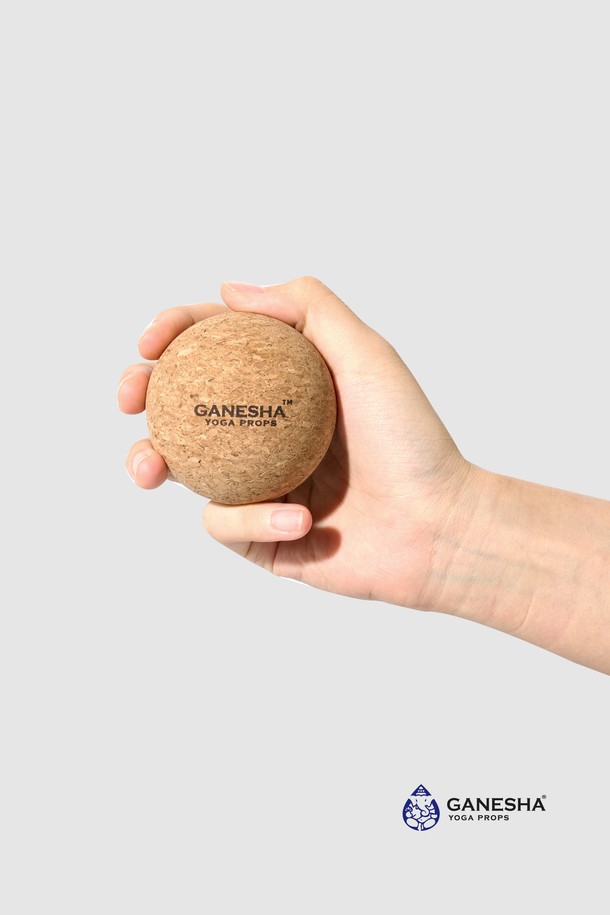 가네샤 코르크 마사지볼 싱글 라지 입니다. 요가 및 마사지 용도로 사용 가능한, 친환경 코르크 소재의 싱글형 마사지볼입니다. 브라운 컬러의 라지 사이즈로, 신체 부위의 시원한 마사지를 돕습니다. 뭉친 근육을 풀어주고, 요가 수련 시 사용하면 더욱 효과적입니다. 간편하게 휴대하며 언제 어디서든 사용 가능합니다.
