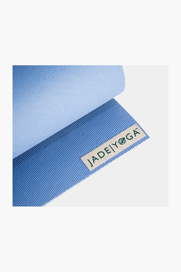 [제이드요가] 제이드 하모니 요가매트는 요가 및 필라테스에 적합한 TPE 소재의 친환경 요가 매트입니다. 미끄럼 방지 기능과 흡습 기능을 갖춰 안전하고 쾌적한 운동 환경을 제공합니다. 두꺼운 두께로 안정적인 쿠션감을 느낄 수 있으며, 양면 사용이 가능하여 실용적입니다. 그린 색상의 무지 디자인으로, 어떤 스타일의 운동복과도 잘 어울립니다.
