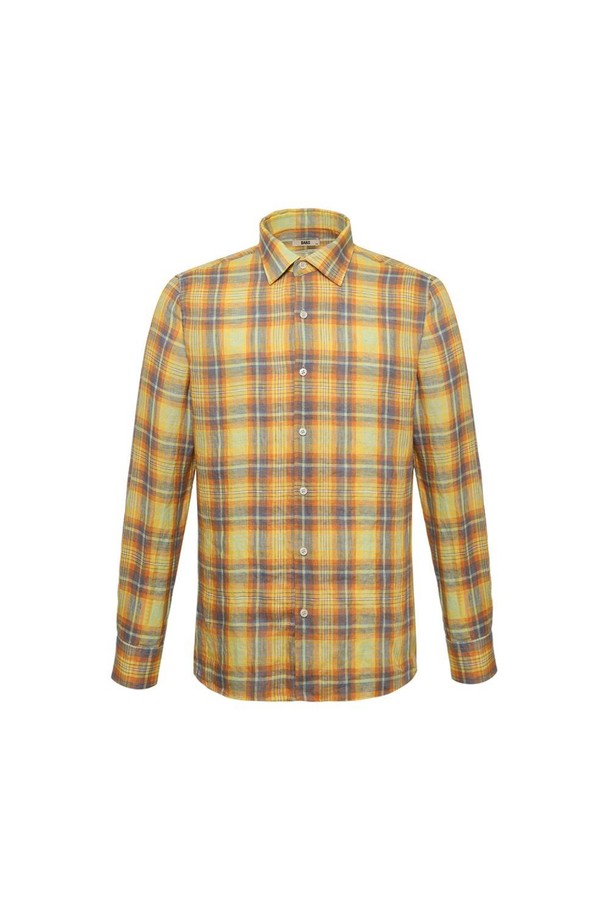 산뜻한 옐로우 컬러의 린넨 소재, 미디엄 체크 패턴 셔츠입니다. 봄, 여름 시즌에 어울리는 얇은 두께감과 통기성으로 쾌적한 착용감을 선사합니다. 세미와이드 카라와 컴포트 슬림핏으로 편안하면서도 세련된 실루엣을 연출하며, 데이트룩, 카페룩 등 다양한 캐주얼 스타일에 활용하기 좋습니다. 카라 키퍼가 내장되어 있으며, 반라운드 밑단 디자인으로 활동성을 높였습니다. 린넨 특성상 세탁 후 다림질 관리가 필요합니다.
