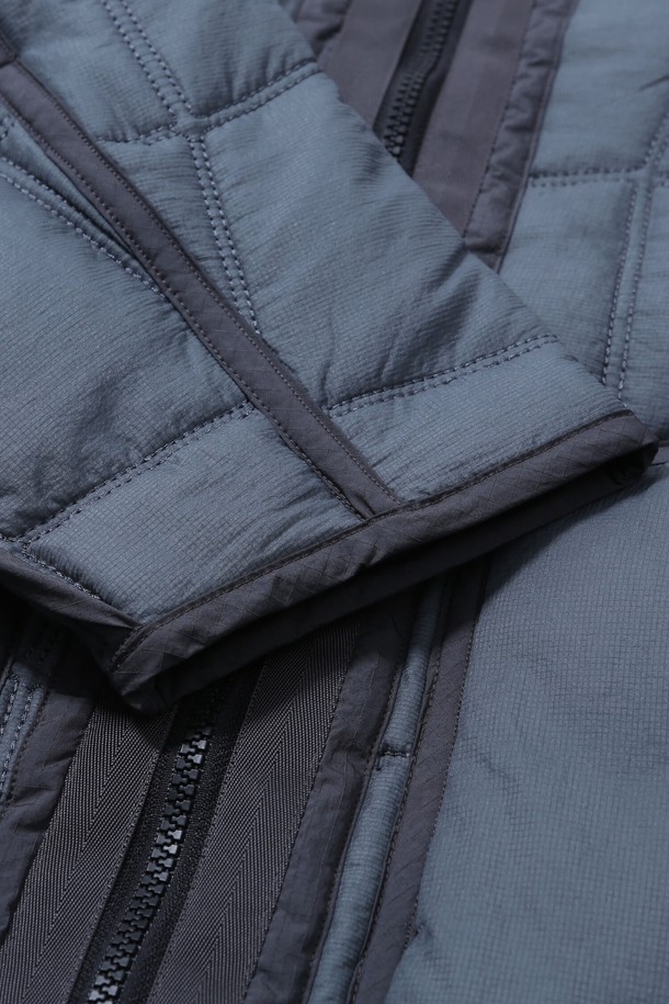 BOBCAT - 블루종/점퍼 - Attachment System Thinsulat Quilted Jacket - Blue