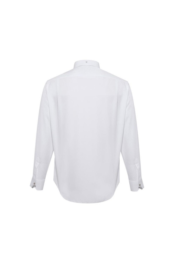 세련된 남성미를 강조하는 폴리혼방 이지케어 도비조직 솔리드패턴 셔츠입니다. 비즈니스 및 포멀한 자리에 적합하며, 봄, 여름 시즌에 시원하게 착용할 수 있습니다. 구김 방지 및 이지케어 기능으로 관리가 용이하며, 레귤러핏으로 편안한 착용감을 선사합니다. 세미와이드카라 디자인과 스몰 닥스체크 패턴 디테일이 돋보이며, 카라키퍼 내장 및 쥬얼리 버튼으로 고급스러움을 더했습니다. 오피스룩, 비즈니스 캐주얼, 회의룩 등 다양한 TPO에 활용 가능한 클래식 & 미니멀 스타일 셔츠입니다.
