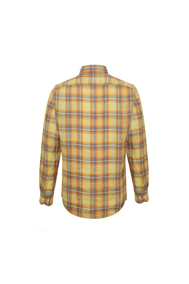 산뜻한 옐로우 컬러의 린넨 소재, 미디엄 체크 패턴 셔츠입니다. 봄, 여름 시즌에 어울리는 얇은 두께감과 통기성으로 쾌적한 착용감을 선사합니다. 세미와이드 카라와 컴포트 슬림핏으로 편안하면서도 세련된 실루엣을 연출하며, 데이트룩, 카페룩 등 다양한 캐주얼 스타일에 활용하기 좋습니다. 카라 키퍼가 내장되어 있으며, 반라운드 밑단 디자인으로 활동성을 높였습니다. 린넨 특성상 세탁 후 다림질 관리가 필요합니다.
