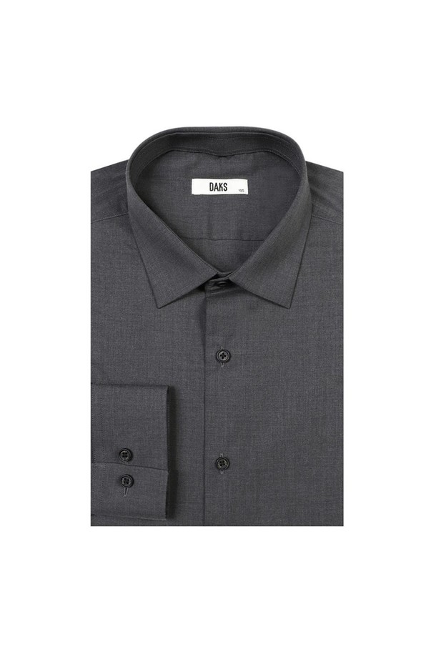 **폴리혼방 이지케어 솔리드패턴 스트레치 셔츠**는 포멀하고 미니멀한 스타일을 추구하는 당신을 위한 셔츠입니다. 그레이, 차콜 색상으로 출시되었으며, 오피스룩, 비즈니스 캐주얼, 회의룩 등 다양한 TPO에 적합합니다. 폴리에스터와 레이온 혼방 소재로 제작되어 구김이 적고 드레이프성이 뛰어나 편안하면서도 세련된 착용감을 선사합니다. 세미와이드카라와 긴소매, 레귤러핏으로 디자인되었으며, 6.5CM 카라 폭과 카라 키퍼가 내장되어 있어 셔츠의 형태를 오랫동안 유지시켜줍니다. 손세탁이 가능하며, 스트레치 기능과 이지케어 기능으로 관리가 용이합니다.
