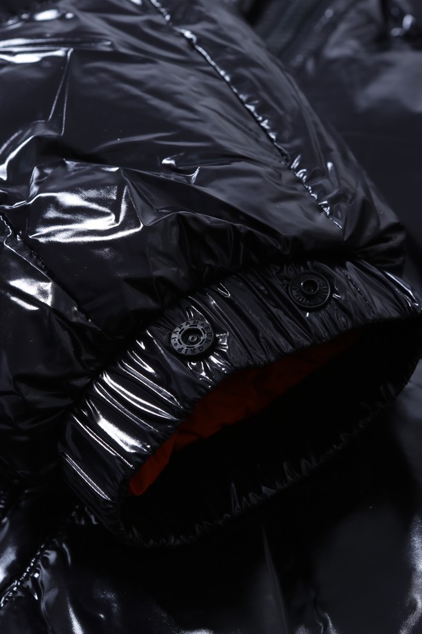 BOBCAT - 다운 / 패딩 - Eris Glossy Down Jacket - Black