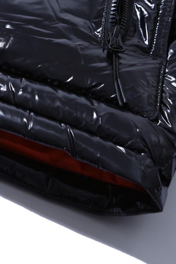 BOBCAT - 다운 / 패딩 - Eris Glossy Down Jacket - Black