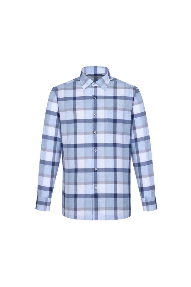 블루 컬러의 린넨 혼방 미디엄 체크 캐주얼 셔츠입니다. 봄, 여름 시즌에 적합하며, 가볍고 시원한 착용감을 제공합니다. 세미 와이드 카라와 레귤러핏으로 디자인되어 비즈니스 캐주얼, 출근룩, 데이트룩 등 다양한 TPO에 활용 가능합니다. 초경량 원단에 통기성이 뛰어나 쾌적하며, 구김이 적어 관리가 용이합니다. 카라 키퍼가 내장되어 있어 셔츠의 형태를 오랫동안 유지할 수 있으며, 손세탁이 가능합니다.
