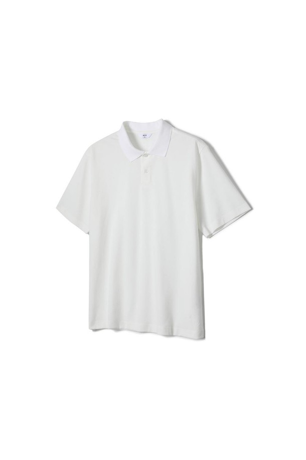 코튼 혼방 소재의 에어로쿨 피케 티셔츠 화이트입니다. 땀 흡수와 빠른 건조 기능을 갖춘 에어로쿨 소재로 제작되어 여름철에도 쾌적하게 착용할 수 있습니다. 베이직하고 캐주얼한 스타일로, 다양한 하의와 쉽게 매치하여 미니멀하면서도 클래식한 룩을 연출할 수 있습니다. 깔끔한 무지 디자인에 카라넥과 반소매 기장으로 시원함을 더했습니다. 화이트, 베이지, 핑크, 옐로우 등 다양한 컬러 옵션으로 취향에 맞게 선택할 수 있습니다.
