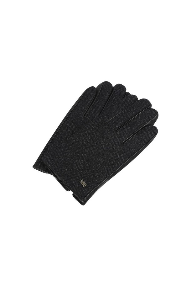 [아울렛] 양가죽 체크 패턴 스마트터치 장갑 블랙은 가을, 겨울철 따뜻함과 스타일을 동시에 잡을 수 있는 장갑입니다. 부드러운 양가죽 소재로 제작되어 편안한 착용감을 선사하며, 블랙 컬러에 체크 패턴이 클래식하면서도 미니멀한 분위기를 연출합니다. 스마트 터치 기능이 탑재되어 스마트폰 사용이 편리하며, 일상에서 폭넓게 활용할 수 있습니다. 아울렛 제품으로 합리적인 가격에 만나보세요.
