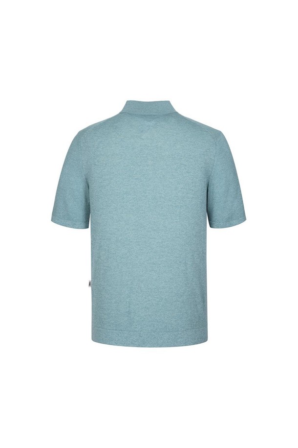 산뜻한 민트 컬러의 면 혼방 강연 반팔 카라니트입니다. 봄, 여름 시즌에 어울리는 이 니트는 닥스 아이코닉 스트라이프 패턴으로 포인트를 더했습니다. 부드러운 촉감의 레귤러핏으로 제작되었으며, 강연 타입 원사를 사용하여 변형 조직감과 멜란지 컬러감을 살렸습니다. 데이트룩, 카페룩 등 다양한 TPO에 활용 가능하며, 클래식, 미니멀, 캐주얼 스타일을 즐기는 남성분들께 추천합니다. 일상에서 세련된 스타일을 연출해 보세요.
