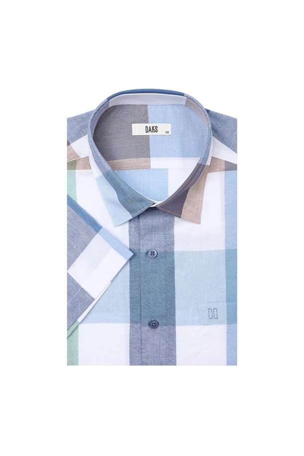 시원한 린넨 혼방 소재의 미디움 체크 패턴 캐주얼 반팔 셔츠입니다. 봄, 여름 시즌에 활용하기 좋은 얇은 두께감과 통기성으로 쾌적한 착용감을 선사합니다. 블루, 그린, 화이트 세 가지 컬러로 출시되어 다양한 스타일에 매치하기 용이하며, 세미 와이드 카라와 가슴 주머니 자수 디테일이 돋보입니다. 일상, 캐주얼, 비즈니스 캐주얼, 출근룩 등 폭넓게 활용 가능하며 레귤러 핏으로 편안한 착용감을 제공합니다. 카라 키퍼가 내장되어 있어 셔츠의 형태를 오랫동안 유지할 수 있습니다.
