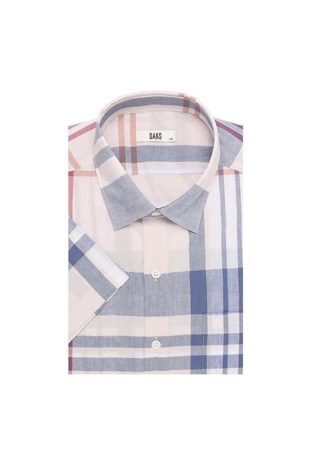 베이지 컬러의 남성용 린넨혼방 라지체크 반팔 셔츠입니다. 얇은 두께감으로 봄, 여름철 시원하게 착용하기 좋으며, 캐주얼, 미니멀, 클래식 스타일을 연출할 수 있습니다. 세미와이드 카라와 레귤러 핏으로 디자인되었으며, 데이트룩, 카페룩에 잘 어울립니다. 린넨과 폴리에스터 혼방 소재로 부드러운 촉감을 선사하며, 통기성이 우수하여 쾌적하게 입을 수 있습니다. 카라 키퍼 내장, 가슴 주머니 자수 디테일, 구김 방지 기능으로 실용성을 높였으며, 손세탁이 가능합니다.
