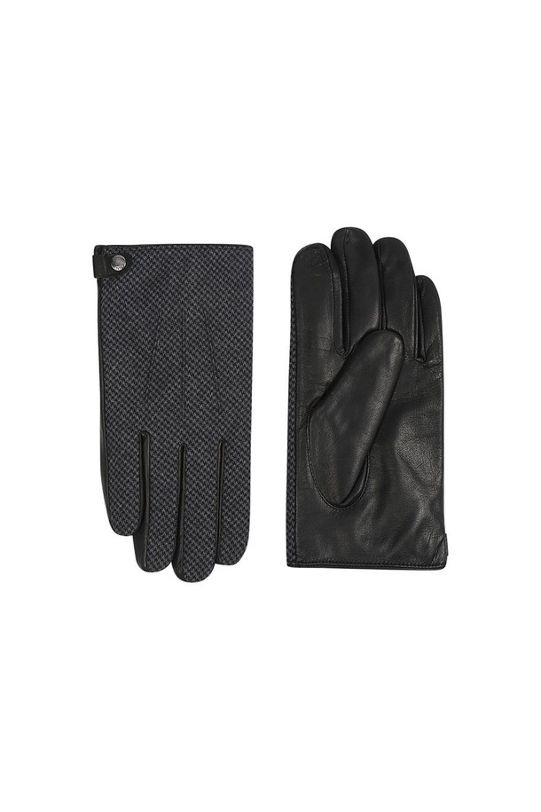 세련된 블랙 컬러의 양가죽 체크 패턴 스마트 터치 장갑입니다. 부드러운 양가죽 소재로 제작되어 뛰어난 착용감을 선사하며, 가을과 겨울철에 따뜻하게 사용하기 좋습니다. 스마트 기기 사용이 가능한 스마트 터치 기능으로 편리함을 더했습니다. 클래식하면서도 미니멀한 디자인으로 출근룩에 포인트를 줄 수 있습니다. 아울렛 제품으로 합리적인 가격에 만나보세요.
