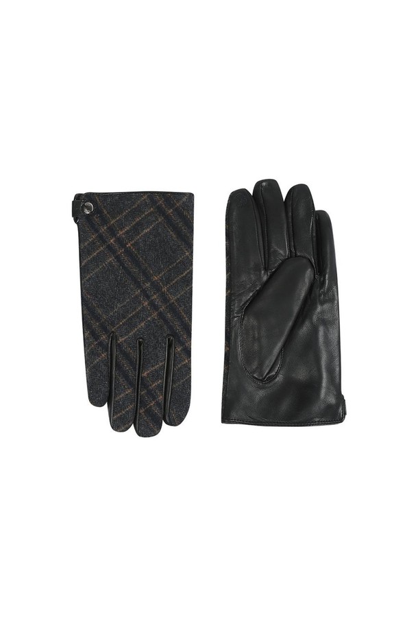 [아울렛] 양가죽 체크 패턴 스마트 터치 장갑 블랙은 가을, 겨울철 스타일을 완성하는 필수 아이템입니다. 부드러운 양가죽 소재로 제작되어 뛰어난 착용감을 선사하며, 블랙 컬러 바탕에 체크 패턴이 세련된 디자인을 더합니다. 스마트 터치 기능으로 추운 날씨에도 장갑을 벗지 않고 스마트 기기를 편리하게 사용할 수 있습니다. 클래식, 미니멀, 캐주얼 등 다양한 스타일에 잘 어울려 활용도가 높습니다. 아울렛 상품으로 합리적인 가격에 만나보세요.
