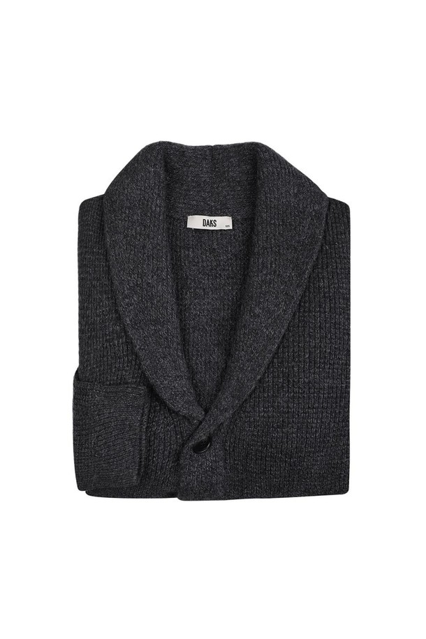 부드러운 촉감이 돋보이는 울 혼방 숄카라 가디건입니다. 가을과 겨울, 쌀쌀한 날씨에 따뜻하게 몸을 감싸줍니다. 브라운과 그레이 두 가지 색상으로 출시되어, 클래식하고 베이직한 스타일을 연출하기 좋습니다. 출근룩, 비즈니스 캐주얼, 모임룩 등 다양한 TPO에 활용 가능하며, 미니멀, 캐주얼 스타일을 선호하는 남성분들께 추천합니다. 모, 면, 나일론 혼방으로 제작되어 편안함과 고급스러움을 동시에 느낄 수 있습니다.
