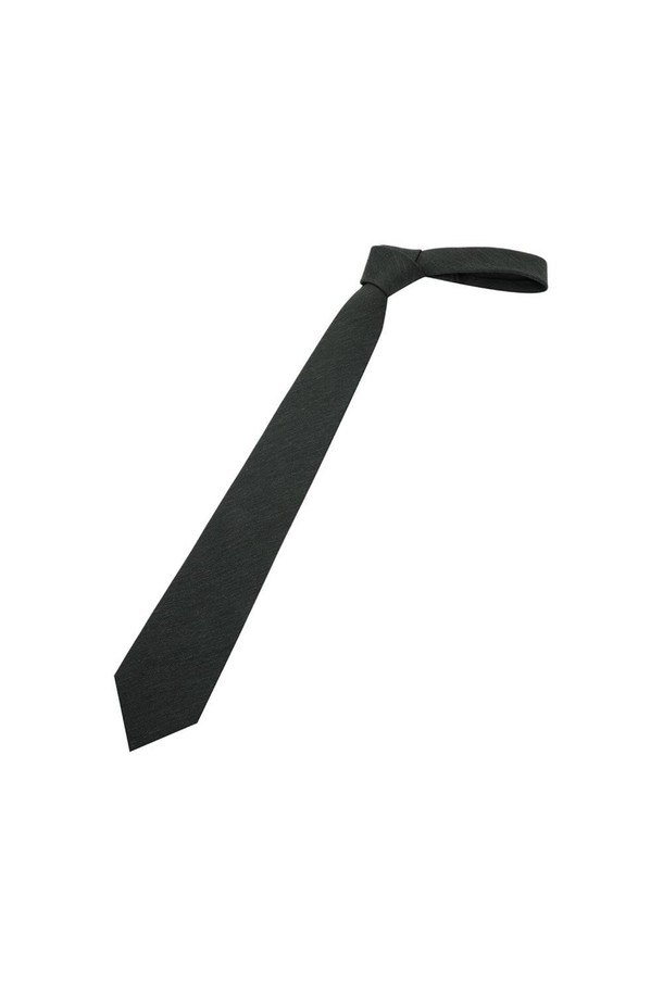 실크 혼방 슬림 솔리드 넥타이는 남성용 넥타이로, 비즈니스 및 포멀한 자리에 적합합니다. 부드러운 촉감의 실크 혼방 소재로 제작되어 고급스러운 광택을 자랑하며, 슬림핏 디자인으로 세련된 스타일을 연출합니다. 블랙 솔리드 패턴이 어떤 셔츠에도 잘 어울려 활용도가 높으며, 특히 밝거나 어두운 컬러의 셔츠와 매치하기 좋습니다. 클래식하고 미니멀한 스타일을 선호하는 남성분들께 오피스룩, 회의룩, 출근룩 등에 활용하기 좋은 아이템입니다.
