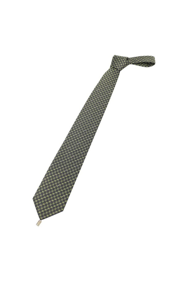 실크 100 큐빅 올오버 넥타이 옐로우는 남성을 위한 클래식 스타일 넥타이입니다. 실크 100% 소재로 제작되어 고급스러운 광택과 부드러운 촉감을 선사하며, 큐빅과 올오버 패턴으로 세련된 디자인을 더했습니다. 오피스룩, 회의룩, 비즈니스 캐주얼에 잘 어울리며, 큐빅 장식은 탈부착이 가능하여 TPO에 맞게 연출할 수 있습니다. 옐로우 컬러는 사계절 모두 활용 가능하며, 미니멀한 스타일을 선호하는 분들께 추천합니다.
