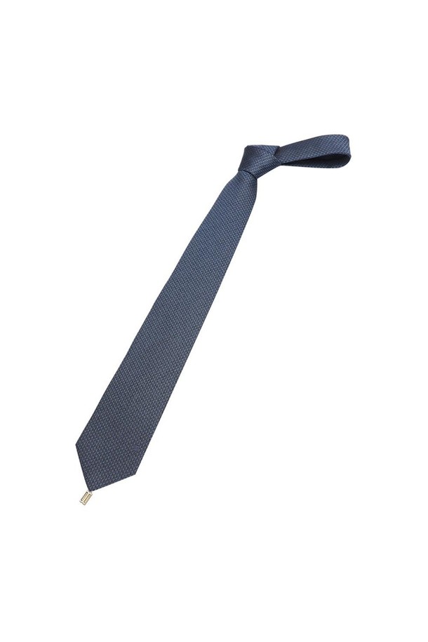 **실크 100 솔리드 넥타이 네이비**

고급스러운 남성 정장을 완성하는 실크 100% 솔리드 넥타이입니다. 네이비 컬러와 부드러운 촉감의 우븐 소재가 클래식한 분위기를 자아냅니다. 비즈니스, 오피스룩, 회의룩 등 격식 있는 자리에 잘 어울립니다. 넥타이에는 탈부착 가능한 악세서리 장식이 있어, 스타일에 포인트를 더할 수 있습니다. 미니멀하고 세련된 스타일을 연출해보세요.
