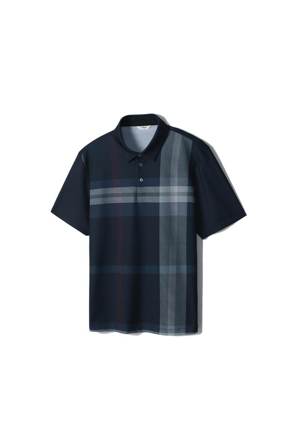 네이비 컬러의 쿨터치 체크 프린트 티셔츠는 시원하고 부드러운 촉감이 특징입니다. 캐주얼 스타일로 일상생활에서 편안하게 착용할 수 있으며, 여름철에도 쾌적함을 유지하도록 흡습, 속건, 통기성을 갖췄습니다. 얇은 두께와 일반핏으로 제작되었으며, 카라넥 디자인에 반소매 기장으로 시원함을 더했습니다. 내구성이 뛰어나고 구김, 먼지, 냄새에 강하며, 어깨 밴드 안쪽에는 메쉬 원단, 밑단에는 옆트임 디테일이 적용되었습니다.
