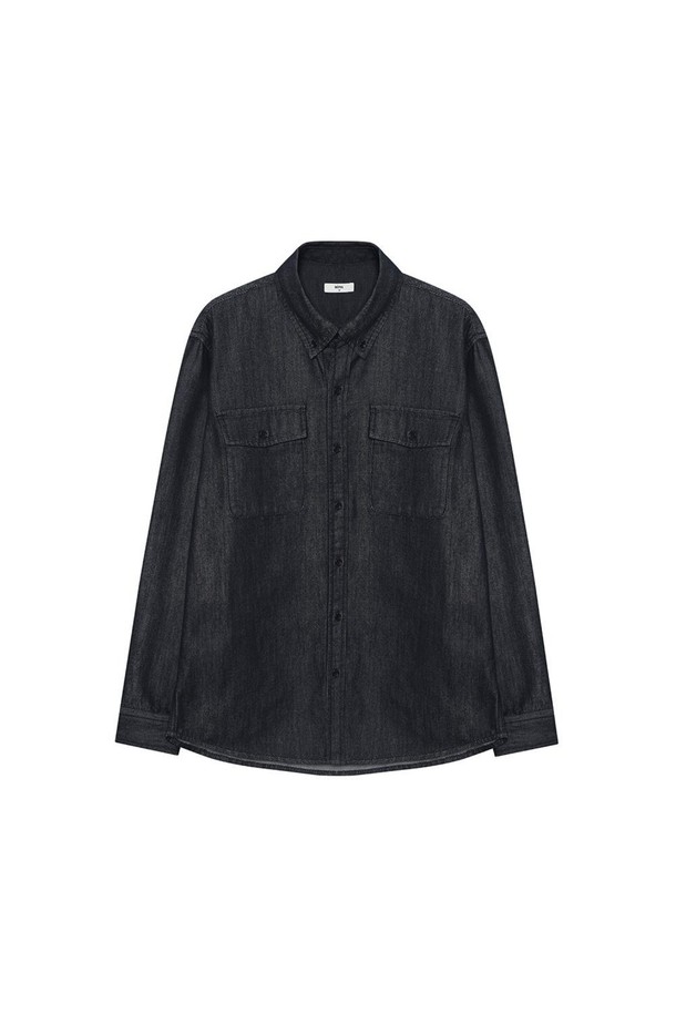 **데님 셔츠 네이비**

네이비 컬러의 데님 셔츠입니다. 남성용 의류로, 베이직하고 캐주얼한 스타일을 연출하기 좋습니다. 레귤러핏으로 제작되었으며, 사계절 내내 활용 가능합니다. 레이온, 면, 폴리에스테르 혼방 소재로 편안한 착용감을 제공하며, 버튼다운 칼라와 긴 소매 기장이 특징입니다. 데이트룩, 카페룩 등 다양한 TPO에 맞춰 캐주얼, 미니멀, 클래식 스타일을 낼 수 있으며, 투포켓 디테일과 클린 버튼 디자인으로 포인트를 더했습니다. 아우터 또는 이너로 활용 가능하여 실용적입니다.
