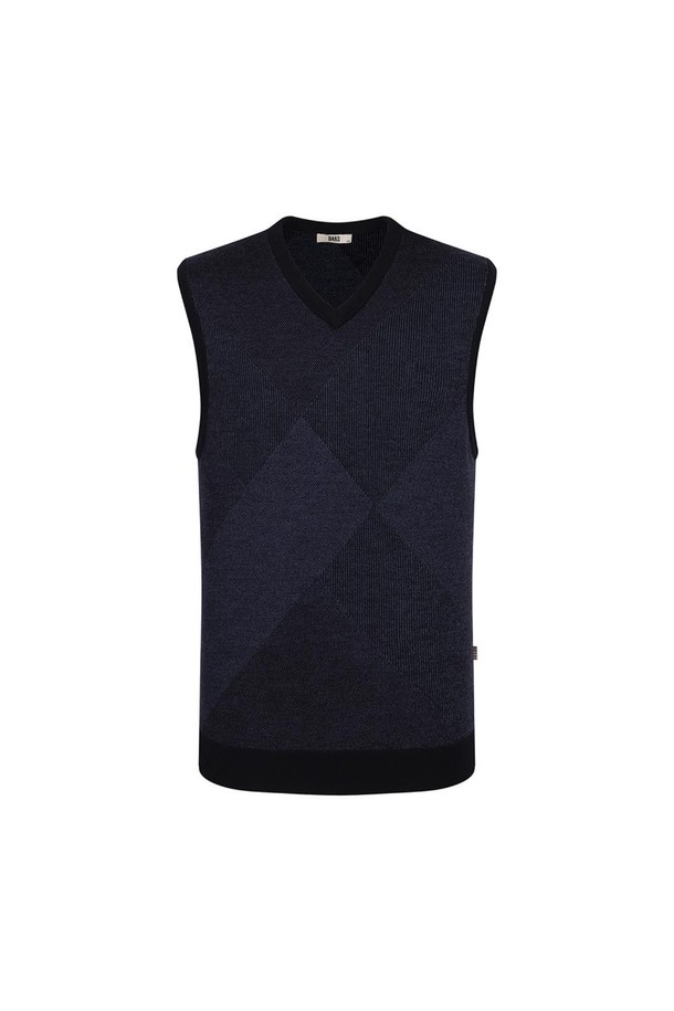 네이비 컬러의 울 100% 자카드 브이넥 베스트입니다. 가을, 겨울 시즌에 어울리는 두꺼운 두께감으로, 베이직하면서도 클래식한 스타일을 연출합니다. 레귤러 핏에 민소매 디자인으로, 출근룩, 오피스룩, 모임룩 등 다양한 TPO에 활용 가능합니다. 자카드 패턴이 돋보이는 디자인으로, 미니멀하면서도 세련된 무드를 더합니다. 울 100% 소재로 제작되어 부드러운 촉감과 보온성을 제공합니다.
