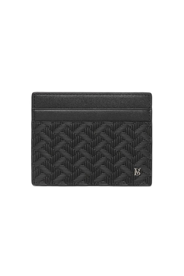 SHARP MESH(샤프 메쉬) 카드지갑 블랙은 천연 가죽 소재의 미니멀한 카드지갑입니다. 메쉬 패턴과 스냅 버튼 디자인이 특징이며, 시크하고 클래식한 스타일을 연출합니다. 내부에는 카드 슬롯 2개와 지폐칸 1개가 있어 수납력을 높였으며, 유럽 전통 방식으로 30년 경력의 가죽공방에서 배타바리 제작되었습니다. 데이트룩, 쇼핑룩, 모임룩 등 다양한 TPO에 활용 가능하며, 케이스와 더스트백이 함께 제공됩니다. 사각 형태의 블랙 컬러 카드지갑으로, 소지품을 스타일리시하게 보관할 수 있습니다.
