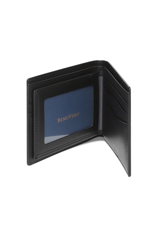 세련된 블랙 컬러의 소가죽 반지갑입니다. 미니멀하고 모던한 스타일로, 데이트룩, 모임룩, 소개팅룩 등 다양한 TPO에 활용하기 좋습니다. 카드 슬롯 6개, 필름칸, 지폐 수납칸을 갖춰 실용성을 높였으며, 슬림한 두께로 휴대성을 더했습니다. 배타바리 공법으로 제작되어 내구성이 뛰어나며, 고급스러운 디자인과 함께 케이스와 더스트백을 포함하여 소장 가치를 높였습니다.
