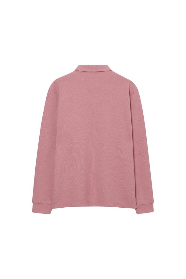 레이온 혼방 기모 카라 티셔츠 핑크는 겨울 데일리룩에 어울리는 상의입니다. 부드러운 촉감의 레이온, 폴리에스터, 면 혼방 소재로 제작되었으며, 안감은 따뜻한 기모 처리가 되어 있습니다. 클래식과 캐주얼 스타일을 모두 소화할 수 있는 기본 카라 디자인에 일자핏으로 편안하게 착용 가능합니다. 핑크 컬러의 무지 디자인으로, 다양한 하의와 쉽게 매치할 수 있습니다. 긴소매에 두께감이 있어 겨울철에도 따뜻하게 입을 수 있습니다.
