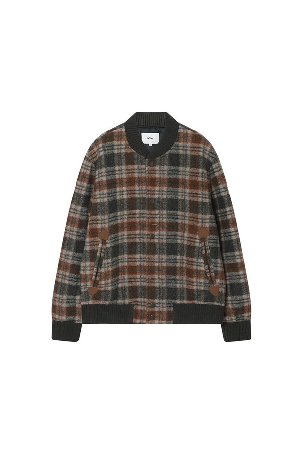 방모 체크 패턴 블루종 카키는 가을과 겨울에 착용하기 좋은 남성용 블루종입니다. 뻣뻣한 촉감의 방모 소재로 제작되어 두꺼운 두께감을 자랑하며, 캐주얼한 스타일을 연출하기 좋습니다. 카키와 브라운 컬러의 조화로운 체크 패턴이 돋보이며, 레귤러 핏과 집업 여밈 방식으로 편안한 착용감을 제공합니다. 출근룩과 모임룩 모두 활용 가능하며, 캐주얼, 클래식, 미니멀 스타일을 즐겨 입는 분들께 추천합니다.
