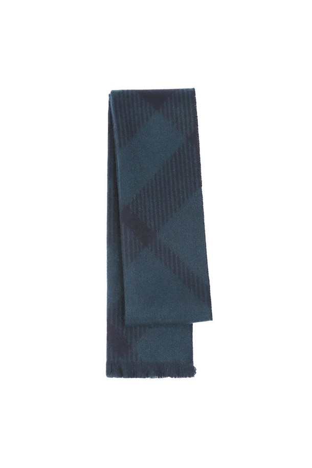 캐시미어 100% 우븐 바이어스 체크 머플러 네이비는 가을과 겨울, 당신의 데일리룩에 클래식하고 모던한 감성을 더해줄 머플러입니다. 네이비와 그레이 컬러로 출시되었으며, 부드러운 캐시미어 소재가 고급스러운 촉감을 선사합니다. 바이어스 체크 패턴 디자인으로, 어떤 스타일에도 포인트 아이템으로 활용하기 좋습니다. 쌀쌀한 날씨, 모임룩, 카페룩 등 다양한 TPO에 맞춰 미니멀하면서도 시크한 스타일을 연출해보세요. FREE 사이즈로 제작되었습니다.
