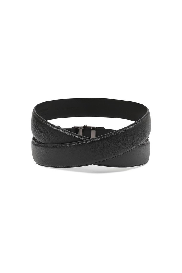 더비엠보 소가죽 빅체크 자동 벨트 BLACK는 남성용 벨트로, 클래식한 스타일을 추구하는 분들을 위한 제품입니다. 앞면은 고급 소가죽, 뒷면은 인조가죽으로 제작되었으며, 블랙 컬러에 체크 무늬가 세련된 느낌을 더합니다. 자동 여밈 방식에 엠보 디테일이 돋보이며, 스크래치 방지, 방수 기능, 뛰어난 내구성을 자랑합니다. 출근룩, 비즈니스 캐주얼, 오피스룩 등 다양한 TPO에 활용하여 미니멀하고 시크한 스타일을 연출할 수 있습니다.
