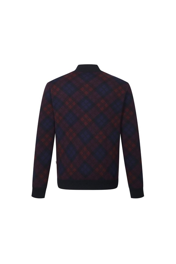 울 100% 체크 자카드 방풍 풀집업은 가을, 겨울 시즌 출근룩과 미니멀한 스타일을 연출하기에 좋은 상의입니다. 네이비와 버건디 두 가지 색상으로 출시되었으며, 클래식한 무드의 레귤러핏 디자인입니다. 울 100% 소재로 제작되어 두꺼운 두께감을 자랑하며, 방풍 기능으로 추운 날씨에도 따뜻하게 착용할 수 있습니다. 하이넥 디자인과 긴 소매 기장, 체크 자카드 패턴이 세련된 느낌을 더하며, 집업 스타일로 간편하게 여밀 수 있습니다.
