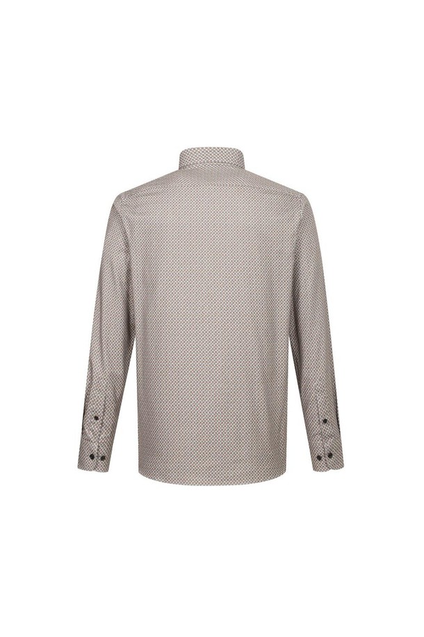 부드러운 기모 안감으로 포근함을 더한 남성용 드레스셔츠입니다. 차분한 그레이 컬러에 프린트 패턴으로 포인트를 주어 베이직하면서도 클래식한 스타일을 연출합니다. 쌀쌀한 가을, 겨울철에도 따뜻하게 착용할 수 있으며, 컴포트 슬림핏으로 편안한 착용감을 선사합니다. 오피스룩, 비즈니스 캐주얼, 출근룩 등 다양한 TPO에 활용 가능한 실용적인 아이템입니다. 미니멀한 디자인으로 어떤 스타일에도 쉽게 매치할 수 있습니다.
