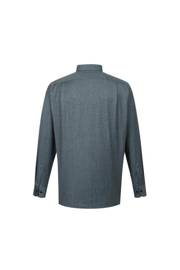 **울100 워셔블 드레스셔츠 레귤러핏**은 남성 고객을 위한 베이직하고 클래식한 스타일의 드레스셔츠입니다. 차이나 칼라 디자인에 긴 소매 기장으로, 비즈니스 캐주얼 및 출근룩, 오피스룩에 적합합니다. 고급스러운 울 100% 소재로 제작되어 부드러운 촉감을 선사하며, 사계절 내내 착용 가능합니다. 그레이 컬러의 무지 디자인으로 어떤 스타일에도 쉽게 매치할 수 있으며, 워셔블 기능으로 관리가 용이합니다. 레귤러핏으로 편안한 착용감을 제공합니다.
