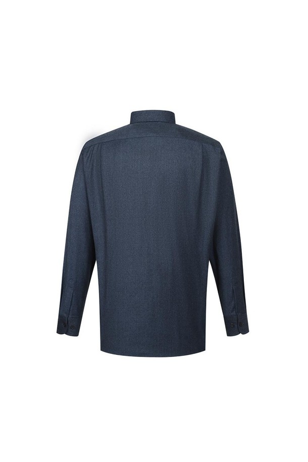 네이비 컬러의 울 100% 워셔블 드레스셔츠입니다. 클래식하고 베이직한 스타일로, 사계절 내내 활용 가능하며 오피스룩, 비즈니스 캐주얼, 출근룩에 적합합니다. 레귤러핏으로 제작되어 편안한 착용감을 제공하며, 차이나칼라 디자인과 긴소매로 세련된 느낌을 더했습니다. 워셔블 기능으로 관리가 용이하며, 실용적인 포켓 디테일이 돋보입니다.
