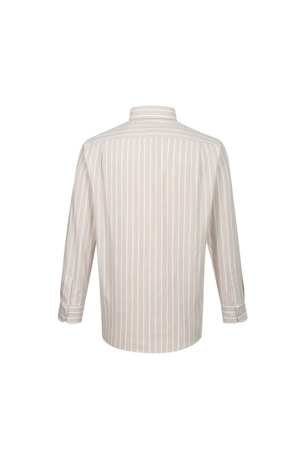 따뜻함과 스타일을 모두 갖춘 남성용 기모 면혼방 스트라이프 드레스셔츠입니다. 부드러운 촉감의 면혼방 소재에 기모 안감을 더하여 가을, 겨울 시즌에도 포근하게 착용할 수 있습니다. 베이직하면서도 클래식한 스트라이프 패턴이 돋보이며, 레귤러핏으로 편안한 착용감을 선사합니다. 출근룩, 비즈니스 캐주얼, 모임룩 등 다양한 TPO에 활용 가능하며, 미니멀하고 클래식한 스타일을 연출하기 좋습니다. 차이나 칼라와 긴 소매 기장으로 세련된 디자인을 완성했습니다.
