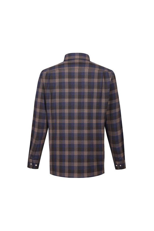 네이비와 브라운 컬러의 울 100% 소재로 제작된 워셔블 미디엄 체크 셔츠입니다. 가을과 겨울에 어울리는 두꺼운 두께감과 긴 소매 기장으로 따뜻하게 착용할 수 있습니다. 레귤러핏으로 제작되어 편안한 착용감을 제공하며, 차이나칼라 디자인이 클래식한 무드를 더합니다. 일상, 출근룩, 비즈니스 캐주얼, 모임룩 등 다양한 TPO에 활용 가능하며, 캐주얼, 클래식, 미니멀한 스타일 연출에 적합합니다. 워셔블 기능으로 관리가 용이하며, 버튼 여밈 방식으로 간편하게 착용할 수 있습니다.
