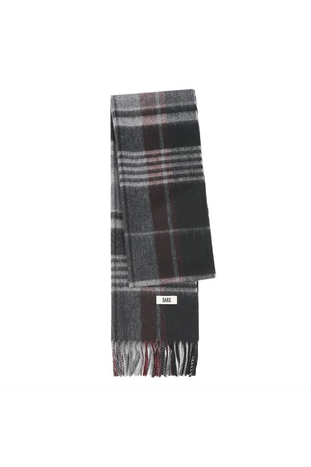 **[25FW] 캐시미어 100 빅체크 머플러**는 부드러운 촉감과 따뜻함을 선사하는 겨울 필수 아이템입니다. 100% 캐시미어 소재로 제작되어 고급스러운 분위기를 자아내며, 두꺼운 두께감으로 뛰어난 보온성을 제공합니다. 클래식한 무드의 빅체크 패턴과 프린지 장식이 돋보이며, 그레이와 핑크 두 가지 컬러로 출시되어 다양한 스타일 연출이 가능합니다. 출근룩과 모임룩에 포인트를 더해 세련된 스타일을 완성해 보세요. 미니멀한 스타일에도 멋스럽게 매치할 수 있습니다.
