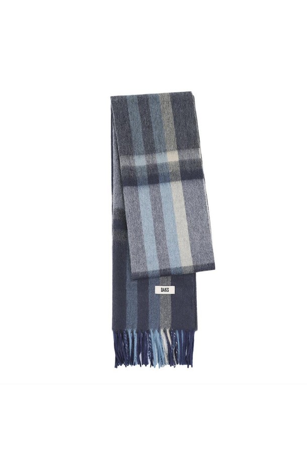 25FW 캐시미어 100% 빅체크 머플러는 부드러운 촉감의 캐시미어 소재로 제작되어 가을과 겨울에 따뜻하게 착용할 수 있습니다. 그레이, 블루 두 가지 색상으로 제공되며, 클래식하고 베이직한 스타일의 빅 체크 패턴이 특징입니다. 두꺼운 두께감으로 보온성을 높였으며, 프린지 디테일이 돋보입니다. 출근룩, 모임룩, 연말 모임룩 등 다양한 TPO에 활용 가능하며, 클래식, 미니멀 스타일을 즐겨 입는 고객에게 추천합니다.
