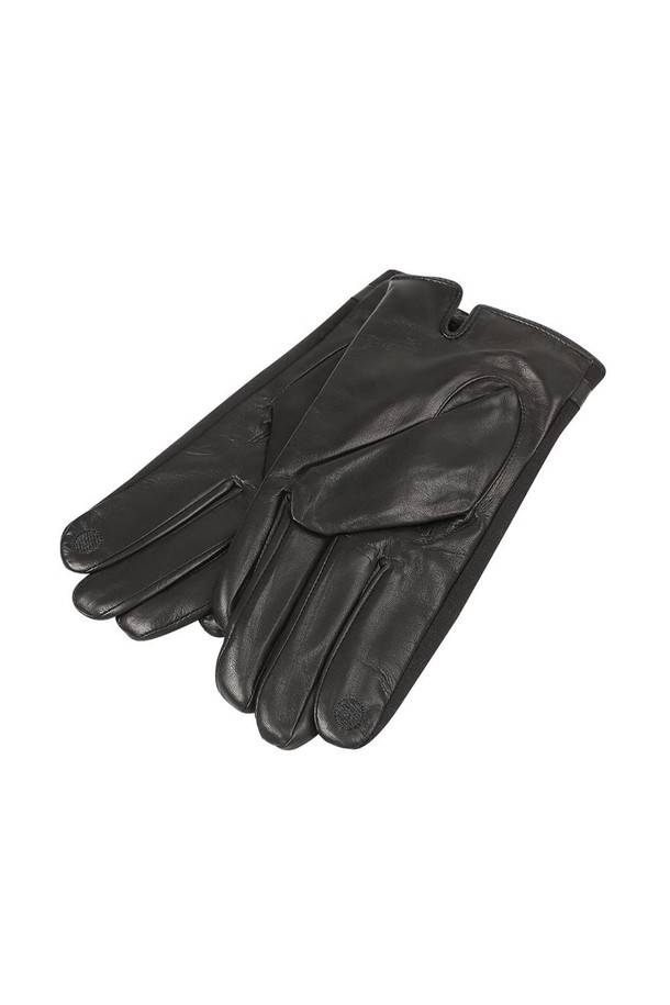 [25FW] 양가죽 콤비 닥스로고 스마트터치 장갑은 고급스러운 양가죽 소재와 콤비네이션 디자인으로 제작된 남녀 공용 장갑입니다. 가을, 겨울 시즌에 착용하기 좋으며, 일상생활에서 스타일리시하게 활용할 수 있습니다. 블랙 컬러에 닥스 로고가 포인트로 들어가 클래식하면서도 미니멀한 매력을 더합니다. 스마트 터치 기능을 탑재하여 추운 날씨에도 장갑을 벗지 않고 스마트 기기를 편리하게 사용할 수 있습니다. 세련된 디자인과 실용성을 겸비한 닥스 장갑으로 따뜻하고 멋스러운 겨울을 보내세요.
