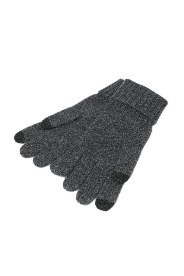 [25FW] 캐시미어 100% 로고 장식 장갑은 부드러운 촉감의 캐시미어 100% 소재로 제작되어 뛰어난 보온성을 제공합니다. 차분한 그레이 컬러에 로고 장식이 더해져 클래식, 미니멀, 캐주얼 등 다양한 스타일 연출에 용이합니다. 출근룩, 모임룩 등 TPO에 구애받지 않고 활용할 수 있으며, 두께감이 있어 겨울철 추위로부터 손을 따뜻하게 보호해 줍니다. 세련된 디자인으로 데일리 아이템으로 활용하기 좋습니다.

