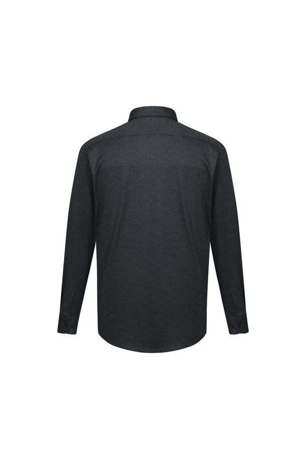 노케어 스트레치 헤링본 프린트 셔츠는 남성용 셔츠로, 사계절 내내 착용하기 좋은 아이템입니다. 블랙 컬러에 베이직한 스타일을 기반으로 하여, 출근룩, 비즈니스 캐주얼, 모임룩 등 다양한 TPO에 적합합니다. 헤링본 패턴 프린트가 돋보이며, 부드러운 촉감의 스트레치 소재로 제작되어 편안한 착용감을 선사합니다. 슬림핏 디자인의 긴소매 카라 셔츠로, 얇은 두께감으로 간절기에도 활용하기 좋습니다. 클래식, 미니멀, 캐주얼 스타일을 즐겨 입는 남성분들께 추천합니다.
