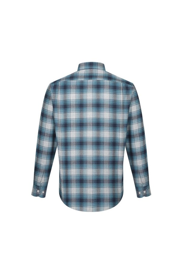 부드러운 기모 소재로 제작되어 포근함을 선사하는 남성용 "기모 이지케어 미디엄체크 셔츠 레귤러핏"입니다. 블루와 화이트 컬러의 미디엄 체크 패턴이 캐주얼하고 베이직한 분위기를 연출하며, 레귤러핏으로 편안한 착용감을 제공합니다. 긴 소매 기장과 두께감 있는 소재로 가을, 겨울철에 따뜻하게 입을 수 있으며, 차이나 칼라 디자인으로 깔끔한 인상을 더합니다. 이지케어 기능으로 관리가 용이하여 출근룩이나 비즈니스 캐주얼 스타일에도 적합하며, 캐주얼, 클래식, 미니멀 스타일을 즐겨 입는 분들께 추천합니다.
