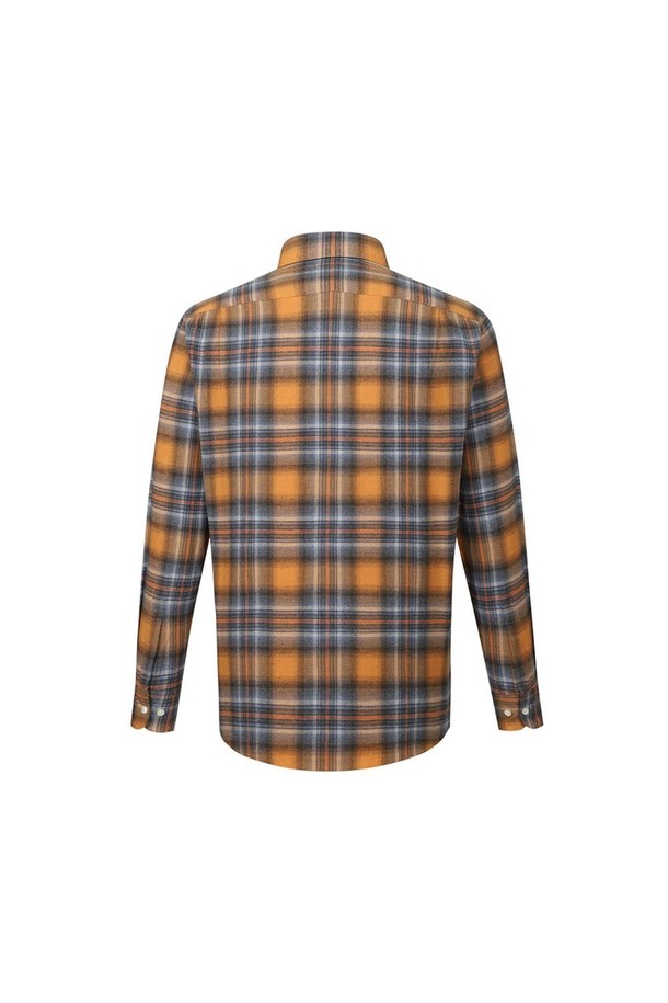 **기모 면 100 미디움 타탄체크 셔츠 레귤러핏**은 부드러운 촉감의 면 100% 소재에 기모 안감을 더해 가을, 겨울철 따뜻하게 착용할 수 있는 셔츠입니다. 오렌지, 네이비, 그레이 세 가지 색상으로 만나볼 수 있으며, 캐주얼 스타일의 미디움 기장 레귤러핏으로 제작되었습니다. 타탄체크 패턴이 돋보이며, 긴 소매와 두꺼운 두께감으로 포근함을 더했습니다. 일상에서 편안하게 스타일링하기 좋은 아이템으로, 캐주얼, 클래식, 미니멀 무드를 연출할 수 있습니다.
